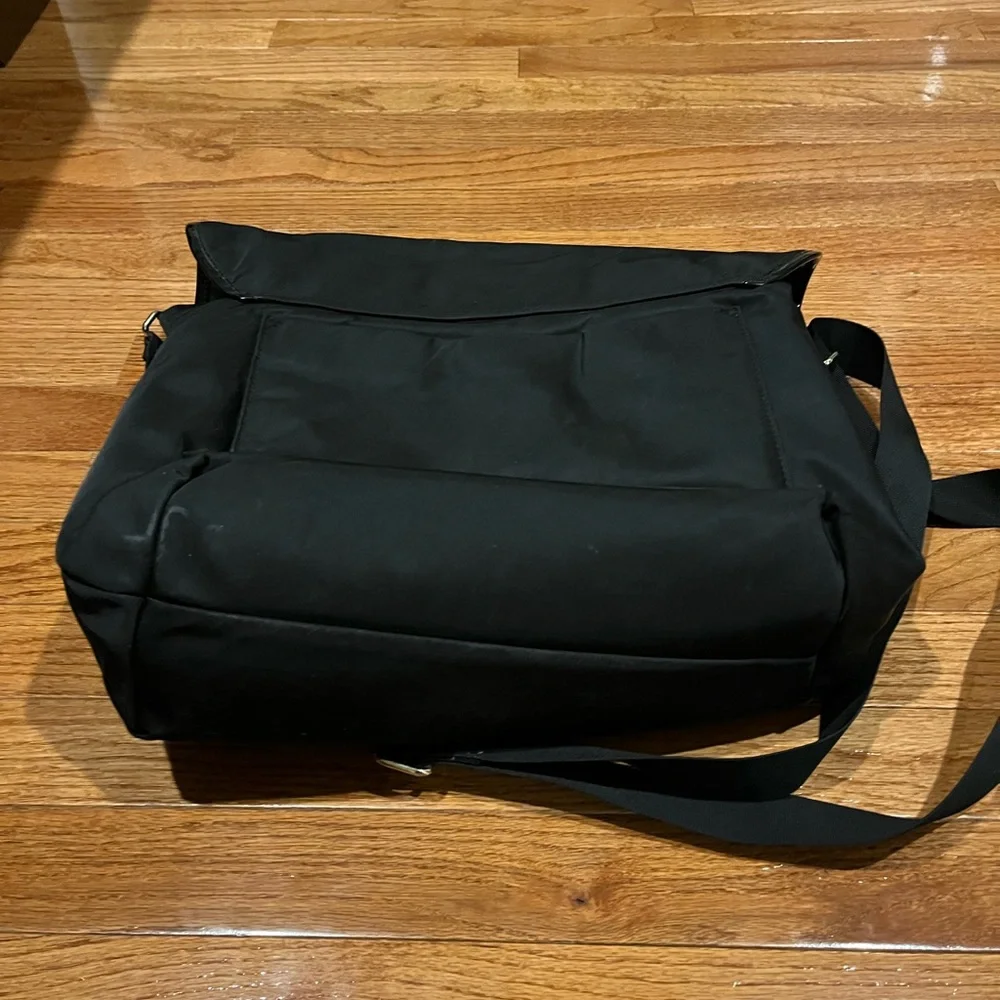KATE SPADE Nylon Crossbody Messenger Diaper Bag in Black w green lining